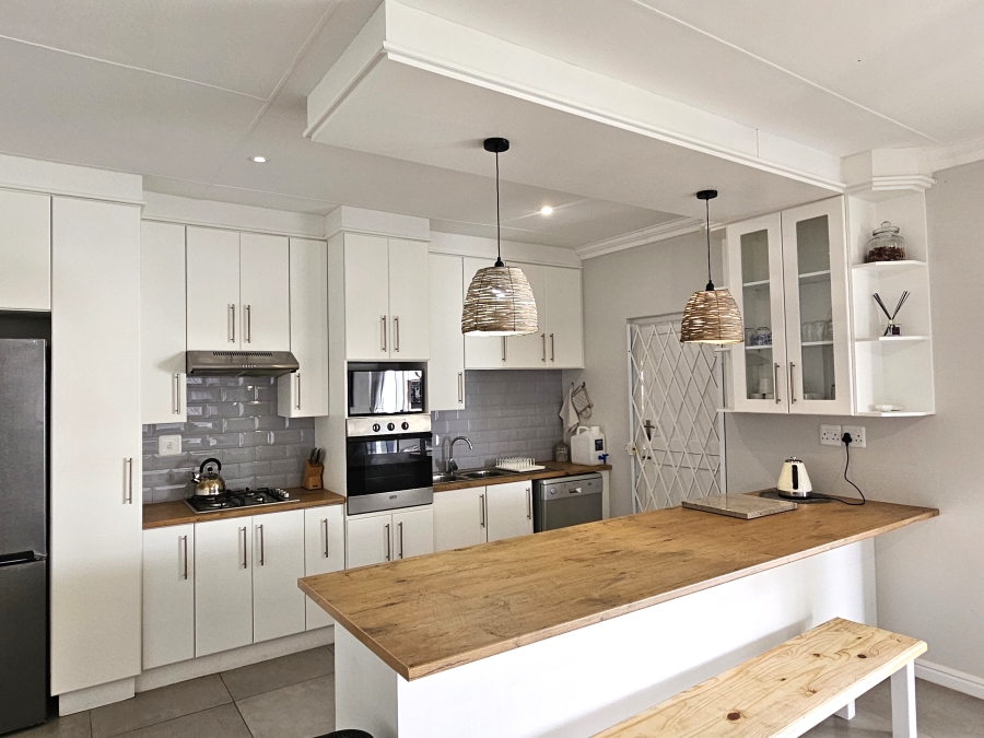 2 Bedroom Property for Sale in Wavecrest Eastern Cape